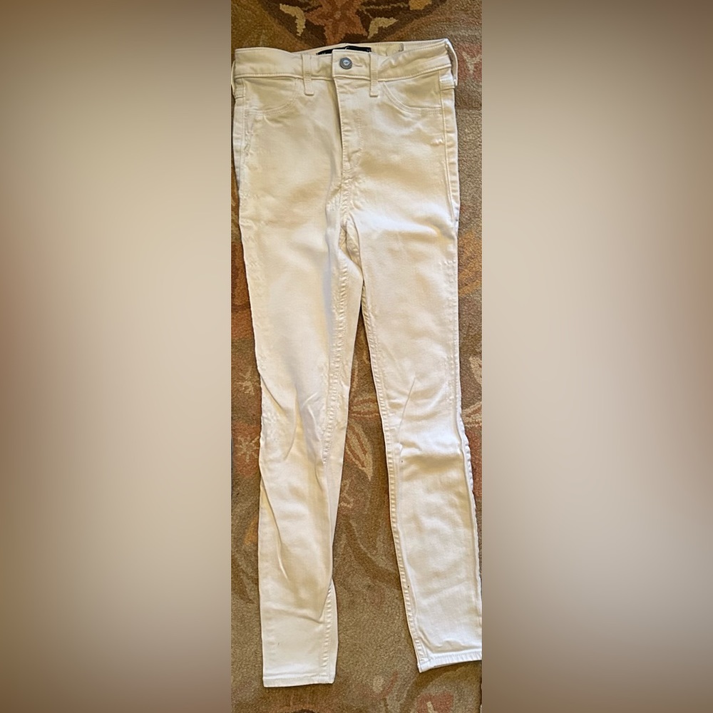 White skinny jeans